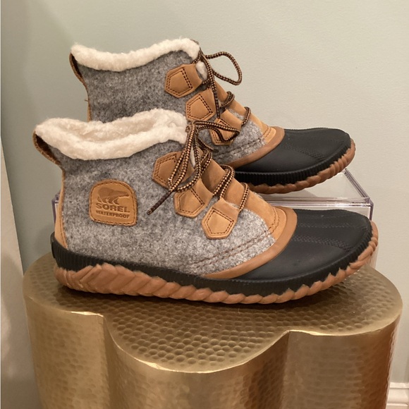 Sorel - Women’s Winter Snow Rain Lace-up Boots w/Lining - gray/tan/black - 8.5 - Picture 2 of 8